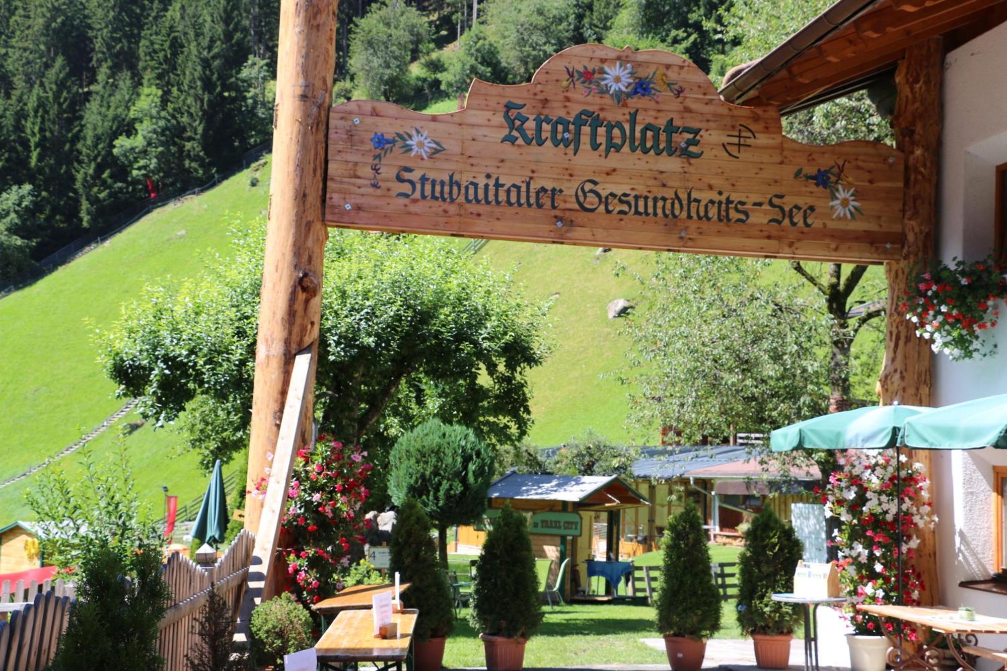 Hitchcock Apartment Stubai Neustift im Stubaital Exterior photo