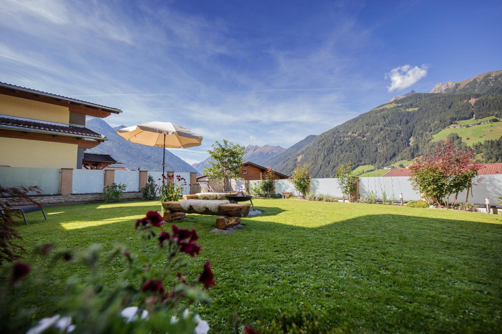 Hitchcock Apartment Stubai Neustift im Stubaital Exterior photo